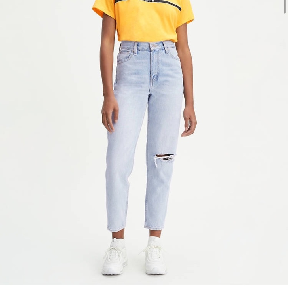 Levi’s mom jeans